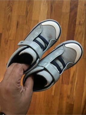 Kids Light Gray and Navy see Kai run size 10 shoes